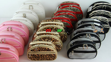 【義烏廠家生產加工化妝包、冰包、手提包、拉桿包等箱包】價格,廠家,圖片,服飾加工,肖守田(個體經營)-