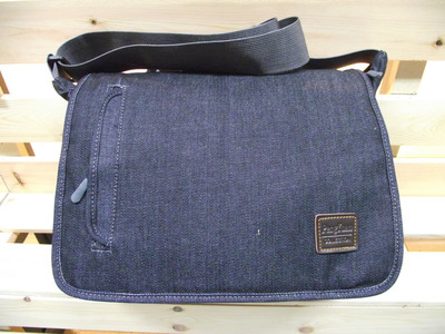 【廠家直銷 時(shí)尚休閑包 單肩背 一件代發(fā)】價(jià)格,廠家,圖片,時(shí)尚休閑包,高碑店市張六莊鵬遠(yuǎn)箱包加工廠-